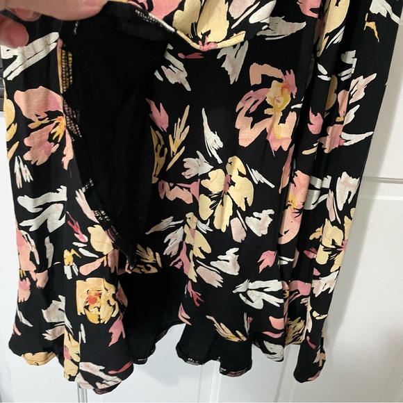 🎉HP🎉 Maternity Faux Wrap Maxi Dress - Picture 9 of 10